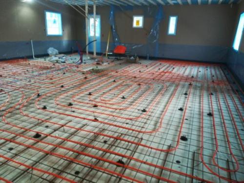 Omakotitalo Paimio SaariLattialämmitysputkisto asennettu